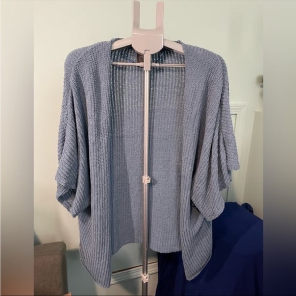 Vince Camuto Sweaters - Vince Camuto OS light blue open front short sleeved cardigan B4